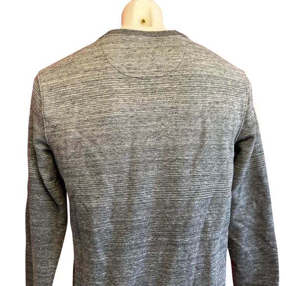 Mens Sweater Size Medium Gray Crew Neck Luxury Gym Ready Athletic Outdoors Fall - Picture 5 of 7